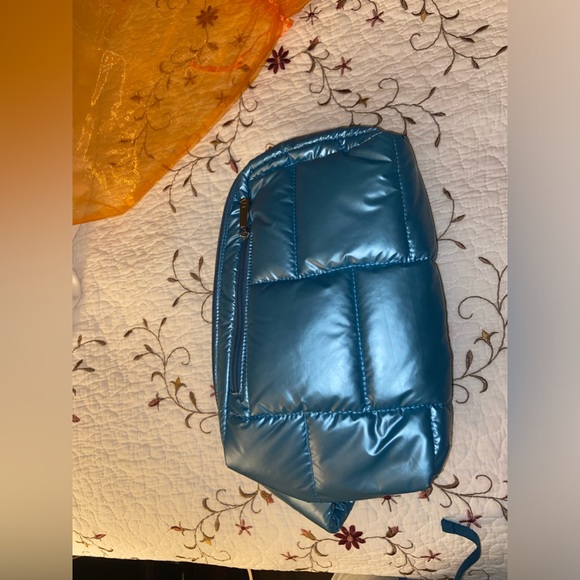 SILFEN Alberte Metallic Sling Bag NWT - Picture 6 of 13